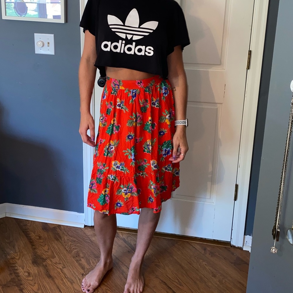 Can be worn w graphic t, tank, bodysuit, etc